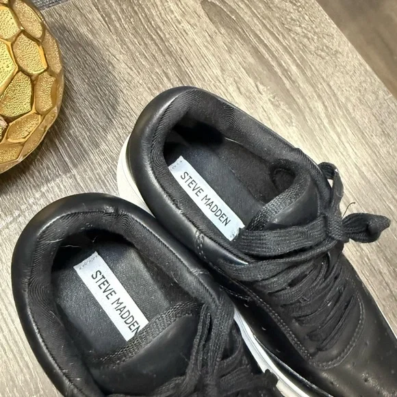 Steve Madden Black and White Platform Sneakers - Picture 14 of 14